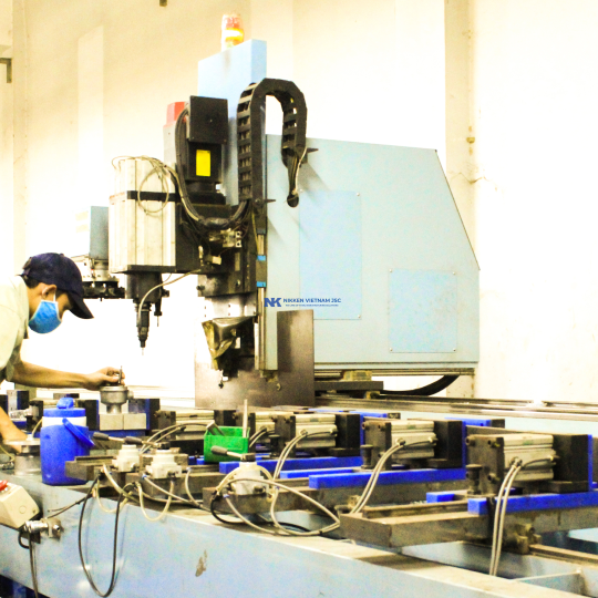 MÁY KHOAN CNC